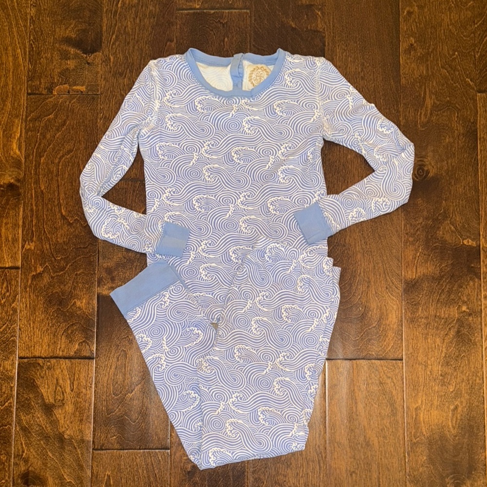Sutton's Sweet Dream Set Wilmington Waves Park City Periwinkle 10 fits like an 8